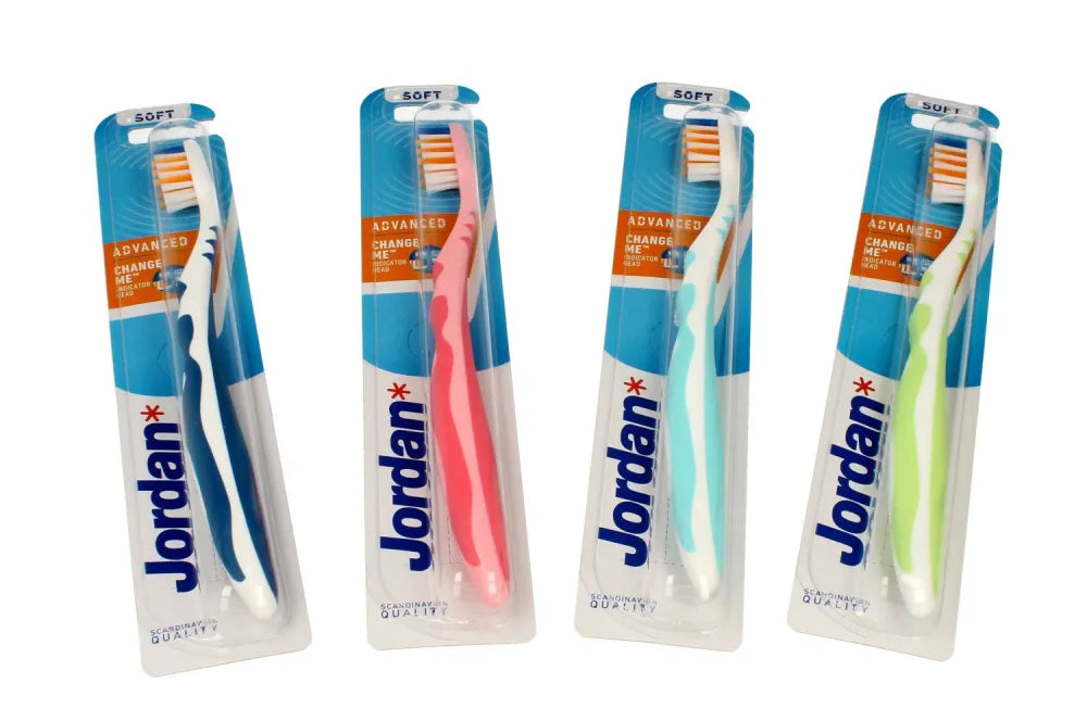 Jordan Advanced Soft Toothbrush - mišrios spalvos - Kosmetika